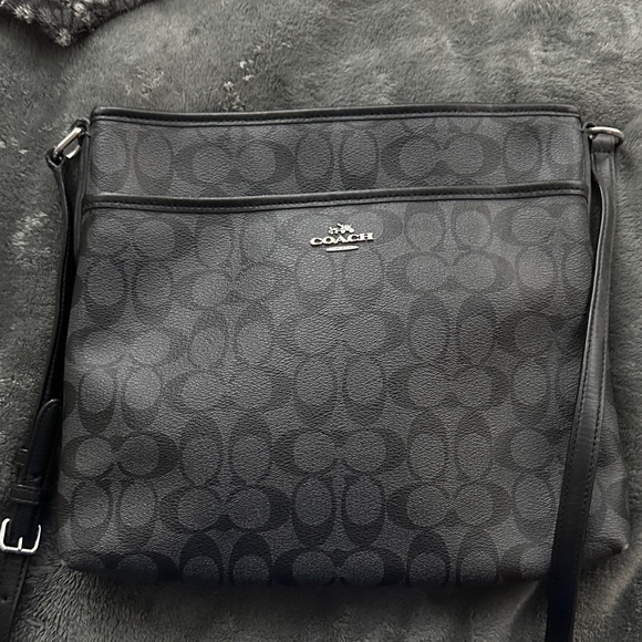 Coach Handbags - Coach Signature Crossbody Bag